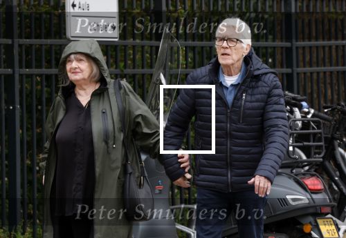 Amsterdam 18 april 2026
Crematie Sonja Barend op begraafplaats Zorgvlied . Kees v Kooten met vrouw