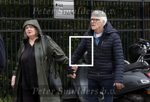 Amsterdam 18 april 2026
Crematie Sonja Barend op begraafplaats Zorgvlied . Kees v Kooten met vrouw