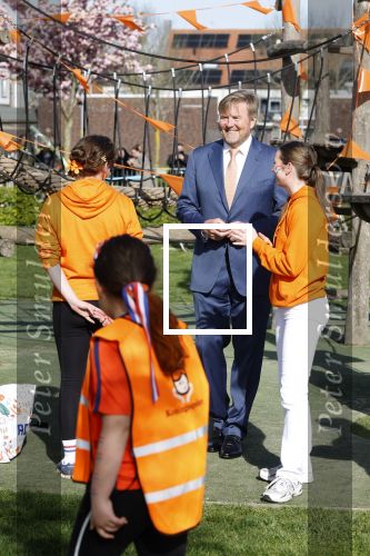 Zeewolde 17 april 2026
Koning Willem Alexander bezoekt de koningsspelen in Zeewolde . Britt Dekker presenteert het .
