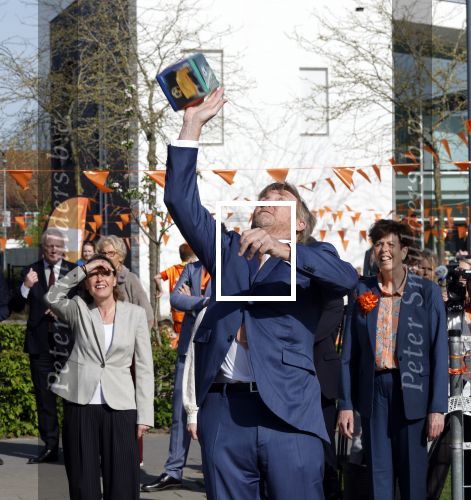 Zeewolde 17 april 2026
Koning Willem Alexander bezoekt de koningsspelen in Zeewolde . Britt Dekker presenteert het .