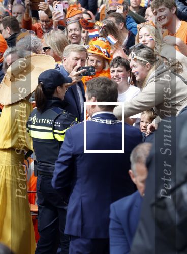 Dokkum 27 april 2026
Koningsdag is dit jaar in Dokkum . Namens de koninklijke familie zijn aanwezig : Koning Willem Alexander Koningin Maxima Prinses Amalia Prinses Alexia Prinses Ariane Prins Constantijn Prinses Laurentien Prins Maurits Prinses Marilene Prins Bernhard Prins Floris Prinses Aimee Prins Pieter Christiaan en Prinses Anita .