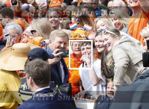 Dokkum 27 april 2026
Koningsdag is dit jaar in Dokkum . Namens de koninklijke familie zijn aanwezig : Koning Willem Alexander Koningin Maxima Prinses Amalia Prinses Alexia Prinses Ariane Prins Constantijn Prinses Laurentien Prins Maurits Prinses Marilene Prins Bernhard Prins Floris Prinses Aimee Prins Pieter Christiaan en Prinses Anita .