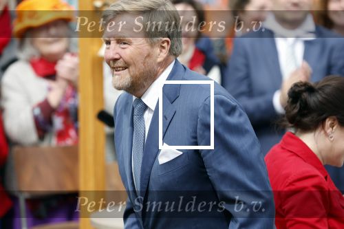 Dokkum 27 april 2026
Koningsdag is dit jaar in Dokkum . Namens de koninklijke familie zijn aanwezig : Koning Willem Alexander Koningin Maxima Prinses Amalia Prinses Alexia Prinses Ariane Prins Constantijn Prinses Laurentien Prins Maurits Prinses Marilene Prins Bernhard Prins Floris Prinses Aimee Prins Pieter Christiaan en Prinses Anita .