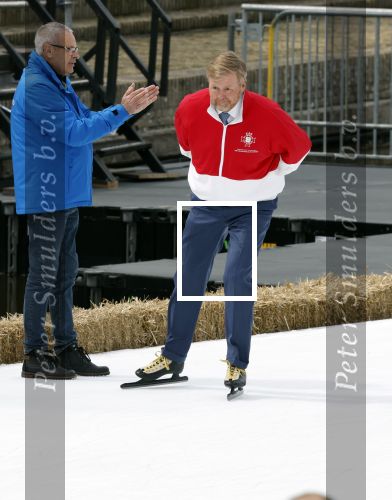 Dokkum 27 april 2026
Koningsdag is dit jaar in Dokkum . Namens de koninklijke familie zijn aanwezig : Koning Willem Alexander Koningin Maxima Prinses Amalia Prinses Alexia Prinses Ariane Prins Constantijn Prinses Laurentien Prins Maurits Prinses Marilene Prins Bernhard Prins Floris Prinses Aimee Prins Pieter Christiaan en Prinses Anita .