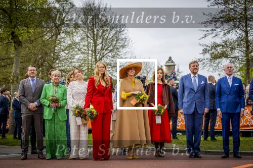 Dokkum 27 april 2026
Koningsdag is dit jaar in Dokkum . Namens de koninklijke familie zijn aanwezig : Koning Willem Alexander Koningin Maxima Prinses Amalia Prinses Alexia Prinses Ariane Prins Constantijn Prinses Laurentien Prins Maurits Prinses Marilene Prins Bernhard Prins Floris Prinses Aimee Prins Pieter Christiaan en Prinses Anita .