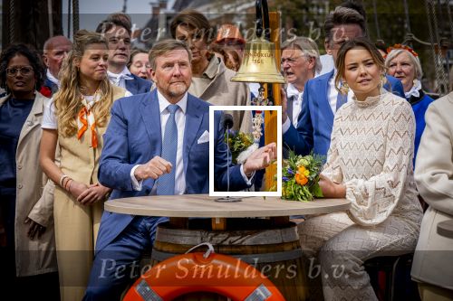 Dokkum 27 april 2026
Koningsdag is dit jaar in Dokkum . Namens de koninklijke familie zijn aanwezig : Koning Willem Alexander Koningin Maxima Prinses Amalia Prinses Alexia Prinses Ariane Prins Constantijn Prinses Laurentien Prins Maurits Prinses Marilene Prins Bernhard Prins Floris Prinses Aimee Prins Pieter Christiaan en Prinses Anita . Koning Willem Alexander en Marijke Groenewoud