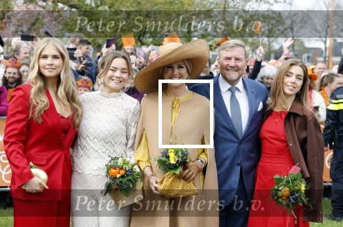 Dokkum 27 april 2026
Koningsdag is dit jaar in Dokkum . Namens de koninklijke familie zijn aanwezig : Koning Willem Alexander Koningin Maxima Prinses Amalia Prinses Alexia Prinses Ariane Prins Constantijn Prinses Laurentien Prins Maurits Prinses Marilene Prins Bernhard Prins Floris Prinses Aimee Prins Pieter Christiaan en Prinses Anita .