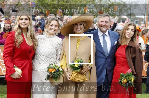 Dokkum 27 april 2026
Koningsdag is dit jaar in Dokkum . Namens de koninklijke familie zijn aanwezig : Koning Willem Alexander Koningin Maxima Prinses Amalia Prinses Alexia Prinses Ariane Prins Constantijn Prinses Laurentien Prins Maurits Prinses Marilene Prins Bernhard Prins Floris Prinses Aimee Prins Pieter Christiaan en Prinses Anita .