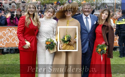Dokkum 27 april 2026
Koningsdag is dit jaar in Dokkum . Namens de koninklijke familie zijn aanwezig : Koning Willem Alexander Koningin Maxima Prinses Amalia Prinses Alexia Prinses Ariane Prins Constantijn Prinses Laurentien Prins Maurits Prinses Marilene Prins Bernhard Prins Floris Prinses Aimee Prins Pieter Christiaan en Prinses Anita .