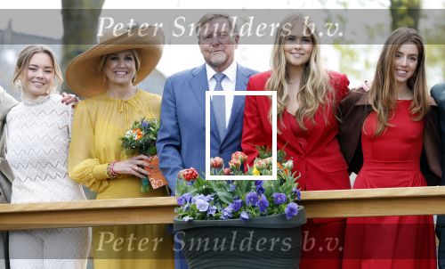 Dokkum 27 april 2026
Koningsdag is dit jaar in Dokkum . Namens de koninklijke familie zijn aanwezig : Koning Willem Alexander Koningin Maxima Prinses Amalia Prinses Alexia Prinses Ariane Prins Constantijn Prinses Laurentien Prins Maurits Prinses Marilene Prins Bernhard Prins Floris Prinses Aimee Prins Pieter Christiaan en Prinses Anita .