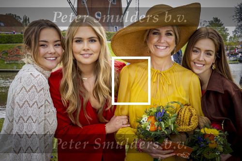 Dokkum 27 april 2026
Koningsdag is dit jaar in Dokkum . Namens de koninklijke familie zijn aanwezig : Koning Willem Alexander Koningin Maxima Prinses Amalia Prinses Alexia Prinses Ariane Prins Constantijn Prinses Laurentien Prins Maurits Prinses Marilene Prins Bernhard Prins Floris Prinses Aimee Prins Pieter Christiaan en Prinses Anita .