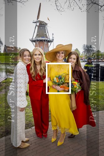 Dokkum 27 april 2026
Koningsdag is dit jaar in Dokkum . Namens de koninklijke familie zijn aanwezig : Koning Willem Alexander Koningin Maxima Prinses Amalia Prinses Alexia Prinses Ariane Prins Constantijn Prinses Laurentien Prins Maurits Prinses Marilene Prins Bernhard Prins Floris Prinses Aimee Prins Pieter Christiaan en Prinses Anita .