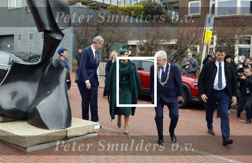 Scheveningen 2 april 2026
Koningin MÃ¡xima opent de gerenoveerde boulevard. De Scheveningse boulevard, al decennialang een van de bekendste en meest bezochte kustpromenades van Nederland, is de afgelopen jaren vernieuwd om beter aan te sluiten bij het groeiende aantal bezoekers en klaar te zijn voor de toekomst. Burgemeester Jan v Zanen begeleidde de Koningin . OOk de commisaris van de koning Wouter Kolff was aanwezig .