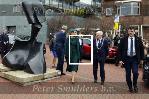 Scheveningen 2 april 2026
Koningin MÃ¡xima opent de gerenoveerde boulevard. De Scheveningse boulevard, al decennialang een van de bekendste en meest bezochte kustpromenades van Nederland, is de afgelopen jaren vernieuwd om beter aan te sluiten bij het groeiende aantal bezoekers en klaar te zijn voor de toekomst. Burgemeester Jan v Zanen begeleidde de Koningin . OOk de commisaris van de koning Wouter Kolff was aanwezig .
