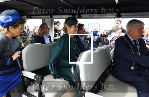 Scheveningen 2 april 2026
Koningin MÃ¡xima opent de gerenoveerde boulevard. De Scheveningse boulevard, al decennialang een van de bekendste en meest bezochte kustpromenades van Nederland, is de afgelopen jaren vernieuwd om beter aan te sluiten bij het groeiende aantal bezoekers en klaar te zijn voor de toekomst. Burgemeester Jan v Zanen begeleidde de Koningin . OOk de commisaris van de koning Wouter Kolff was aanwezig .