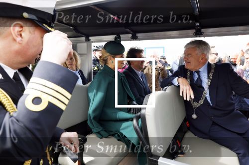 Scheveningen 2 april 2026
Koningin MÃ¡xima opent de gerenoveerde boulevard. De Scheveningse boulevard, al decennialang een van de bekendste en meest bezochte kustpromenades van Nederland, is de afgelopen jaren vernieuwd om beter aan te sluiten bij het groeiende aantal bezoekers en klaar te zijn voor de toekomst. Burgemeester Jan v Zanen begeleidde de Koningin . OOk de commisaris van de koning Wouter Kolff was aanwezig .