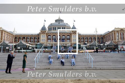 Scheveningen 2 april 2026
Koningin MÃ¡xima opent de gerenoveerde boulevard. De Scheveningse boulevard, al decennialang een van de bekendste en meest bezochte kustpromenades van Nederland, is de afgelopen jaren vernieuwd om beter aan te sluiten bij het groeiende aantal bezoekers en klaar te zijn voor de toekomst. Burgemeester Jan v Zanen begeleidde de Koningin . OOk de commisaris van de koning Wouter Kolff was aanwezig .