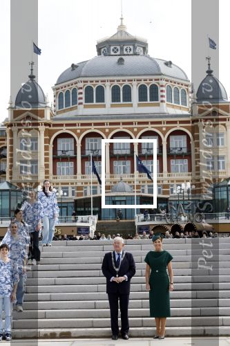 Scheveningen 2 april 2026
Koningin MÃ¡xima opent de gerenoveerde boulevard. De Scheveningse boulevard, al decennialang een van de bekendste en meest bezochte kustpromenades van Nederland, is de afgelopen jaren vernieuwd om beter aan te sluiten bij het groeiende aantal bezoekers en klaar te zijn voor de toekomst. Burgemeester Jan v Zanen begeleidde de Koningin . OOk de commisaris van de koning Wouter Kolff was aanwezig .