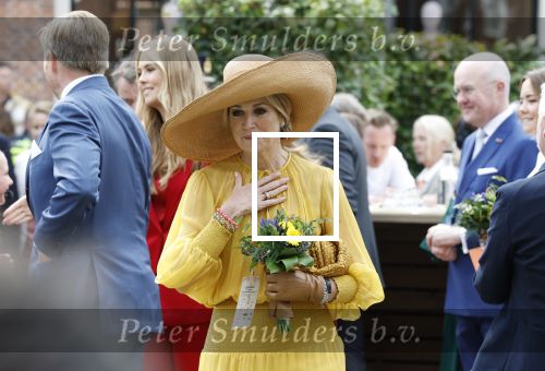 Dokkum 27 april 2026
Koningsdag is dit jaar in Dokkum . Namens de koninklijke familie zijn aanwezig : Koning Willem Alexander Koningin Maxima Prinses Amalia Prinses Alexia Prinses Ariane Prins Constantijn Prinses Laurentien Prins Maurits Prinses Marilene Prins Bernhard Prins Floris Prinses Aimee Prins Pieter Christiaan en Prinses Anita .