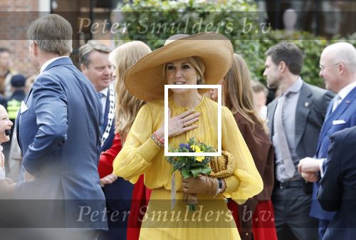 Dokkum 27 april 2026
Koningsdag is dit jaar in Dokkum . Namens de koninklijke familie zijn aanwezig : Koning Willem Alexander Koningin Maxima Prinses Amalia Prinses Alexia Prinses Ariane Prins Constantijn Prinses Laurentien Prins Maurits Prinses Marilene Prins Bernhard Prins Floris Prinses Aimee Prins Pieter Christiaan en Prinses Anita .