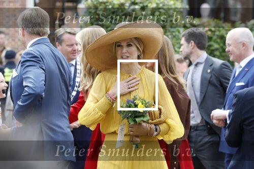 Dokkum 27 april 2026
Koningsdag is dit jaar in Dokkum . Namens de koninklijke familie zijn aanwezig : Koning Willem Alexander Koningin Maxima Prinses Amalia Prinses Alexia Prinses Ariane Prins Constantijn Prinses Laurentien Prins Maurits Prinses Marilene Prins Bernhard Prins Floris Prinses Aimee Prins Pieter Christiaan en Prinses Anita .
