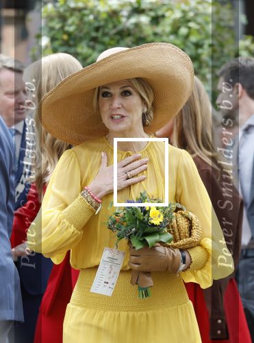 Dokkum 27 april 2026
Koningsdag is dit jaar in Dokkum . Namens de koninklijke familie zijn aanwezig : Koning Willem Alexander Koningin Maxima Prinses Amalia Prinses Alexia Prinses Ariane Prins Constantijn Prinses Laurentien Prins Maurits Prinses Marilene Prins Bernhard Prins Floris Prinses Aimee Prins Pieter Christiaan en Prinses Anita .
