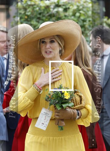 Dokkum 27 april 2026
Koningsdag is dit jaar in Dokkum . Namens de koninklijke familie zijn aanwezig : Koning Willem Alexander Koningin Maxima Prinses Amalia Prinses Alexia Prinses Ariane Prins Constantijn Prinses Laurentien Prins Maurits Prinses Marilene Prins Bernhard Prins Floris Prinses Aimee Prins Pieter Christiaan en Prinses Anita .