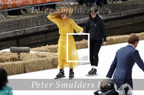 Dokkum 27 april 2026
Koningsdag is dit jaar in Dokkum . Namens de koninklijke familie zijn aanwezig : Koning Willem Alexander Koningin Maxima Prinses Amalia Prinses Alexia Prinses Ariane Prins Constantijn Prinses Laurentien Prins Maurits Prinses Marilene Prins Bernhard Prins Floris Prinses Aimee Prins Pieter Christiaan en Prinses Anita .