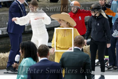Dokkum 27 april 2026
Koningsdag is dit jaar in Dokkum . Namens de koninklijke familie zijn aanwezig : Koning Willem Alexander Koningin Maxima Prinses Amalia Prinses Alexia Prinses Ariane Prins Constantijn Prinses Laurentien Prins Maurits Prinses Marilene Prins Bernhard Prins Floris Prinses Aimee Prins Pieter Christiaan en Prinses Anita .