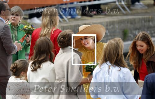 Dokkum 27 april 2026
Koningsdag is dit jaar in Dokkum . Namens de koninklijke familie zijn aanwezig : Koning Willem Alexander Koningin Maxima Prinses Amalia Prinses Alexia Prinses Ariane Prins Constantijn Prinses Laurentien Prins Maurits Prinses Marilene Prins Bernhard Prins Floris Prinses Aimee Prins Pieter Christiaan en Prinses Anita .