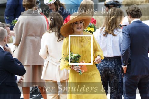 Dokkum 27 april 2026
Koningsdag is dit jaar in Dokkum . Namens de koninklijke familie zijn aanwezig : Koning Willem Alexander Koningin Maxima Prinses Amalia Prinses Alexia Prinses Ariane Prins Constantijn Prinses Laurentien Prins Maurits Prinses Marilene Prins Bernhard Prins Floris Prinses Aimee Prins Pieter Christiaan en Prinses Anita .