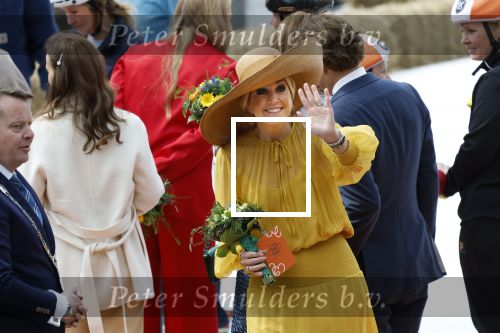 Dokkum 27 april 2026
Koningsdag is dit jaar in Dokkum . Namens de koninklijke familie zijn aanwezig : Koning Willem Alexander Koningin Maxima Prinses Amalia Prinses Alexia Prinses Ariane Prins Constantijn Prinses Laurentien Prins Maurits Prinses Marilene Prins Bernhard Prins Floris Prinses Aimee Prins Pieter Christiaan en Prinses Anita .