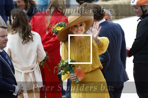 Dokkum 27 april 2026
Koningsdag is dit jaar in Dokkum . Namens de koninklijke familie zijn aanwezig : Koning Willem Alexander Koningin Maxima Prinses Amalia Prinses Alexia Prinses Ariane Prins Constantijn Prinses Laurentien Prins Maurits Prinses Marilene Prins Bernhard Prins Floris Prinses Aimee Prins Pieter Christiaan en Prinses Anita .