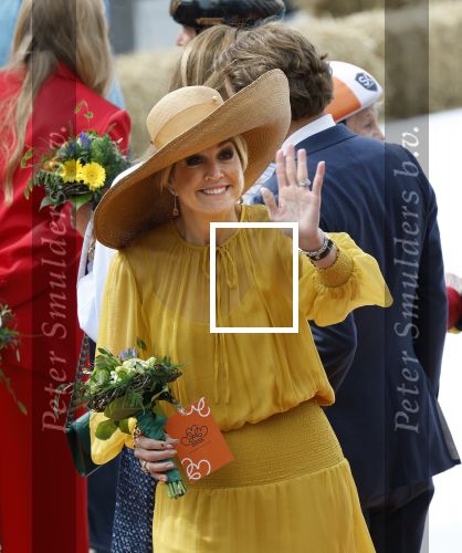 Dokkum 27 april 2026
Koningsdag is dit jaar in Dokkum . Namens de koninklijke familie zijn aanwezig : Koning Willem Alexander Koningin Maxima Prinses Amalia Prinses Alexia Prinses Ariane Prins Constantijn Prinses Laurentien Prins Maurits Prinses Marilene Prins Bernhard Prins Floris Prinses Aimee Prins Pieter Christiaan en Prinses Anita .