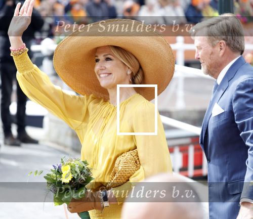 Dokkum 27 april 2026
Koningsdag is dit jaar in Dokkum . Namens de koninklijke familie zijn aanwezig : Koning Willem Alexander Koningin Maxima Prinses Amalia Prinses Alexia Prinses Ariane Prins Constantijn Prinses Laurentien Prins Maurits Prinses Marilene Prins Bernhard Prins Floris Prinses Aimee Prins Pieter Christiaan en Prinses Anita .