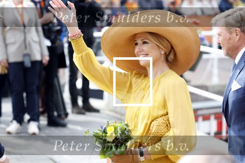 Dokkum 27 april 2026
Koningsdag is dit jaar in Dokkum . Namens de koninklijke familie zijn aanwezig : Koning Willem Alexander Koningin Maxima Prinses Amalia Prinses Alexia Prinses Ariane Prins Constantijn Prinses Laurentien Prins Maurits Prinses Marilene Prins Bernhard Prins Floris Prinses Aimee Prins Pieter Christiaan en Prinses Anita .