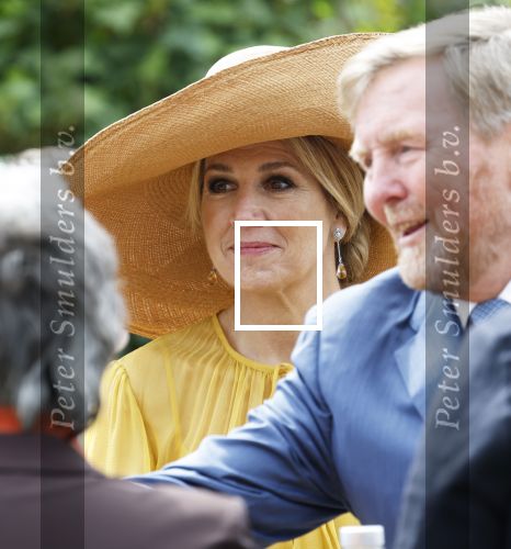Dokkum 27 april 2026
Koningsdag is dit jaar in Dokkum . Namens de koninklijke familie zijn aanwezig : Koning Willem Alexander Koningin Maxima Prinses Amalia Prinses Alexia Prinses Ariane Prins Constantijn Prinses Laurentien Prins Maurits Prinses Marilene Prins Bernhard Prins Floris Prinses Aimee Prins Pieter Christiaan en Prinses Anita .
