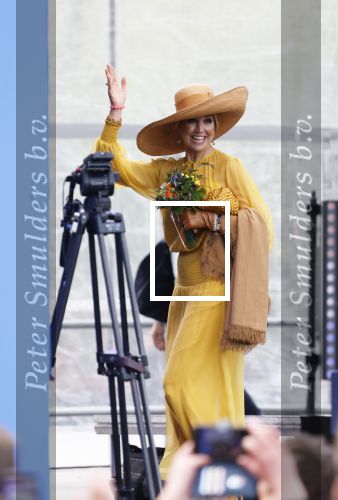 Dokkum 27 april 2026
Koningsdag is dit jaar in Dokkum . Namens de koninklijke familie zijn aanwezig : Koning Willem Alexander Koningin Maxima Prinses Amalia Prinses Alexia Prinses Ariane Prins Constantijn Prinses Laurentien Prins Maurits Prinses Marilene Prins Bernhard Prins Floris Prinses Aimee Prins Pieter Christiaan en Prinses Anita .
