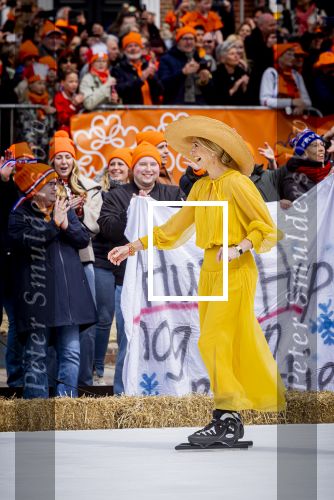 Dokkum 27 april 2026
Koningsdag is dit jaar in Dokkum . Namens de koninklijke familie zijn aanwezig : Koning Willem Alexander Koningin Maxima Prinses Amalia Prinses Alexia Prinses Ariane Prins Constantijn Prinses Laurentien Prins Maurits Prinses Marilene Prins Bernhard Prins Floris Prinses Aimee Prins Pieter Christiaan en Prinses Anita .