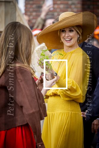 Dokkum 27 april 2026
Koningsdag is dit jaar in Dokkum . Namens de koninklijke familie zijn aanwezig : Koning Willem Alexander Koningin Maxima Prinses Amalia Prinses Alexia Prinses Ariane Prins Constantijn Prinses Laurentien Prins Maurits Prinses Marilene Prins Bernhard Prins Floris Prinses Aimee Prins Pieter Christiaan en Prinses Anita .