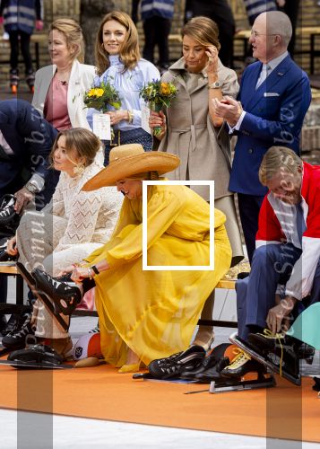 Dokkum 27 april 2026
Koningsdag is dit jaar in Dokkum . Namens de koninklijke familie zijn aanwezig : Koning Willem Alexander Koningin Maxima Prinses Amalia Prinses Alexia Prinses Ariane Prins Constantijn Prinses Laurentien Prins Maurits Prinses Marilene Prins Bernhard Prins Floris Prinses Aimee Prins Pieter Christiaan en Prinses Anita .