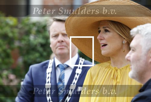Dokkum 27 april 2026
Koningsdag is dit jaar in Dokkum . Namens de koninklijke familie zijn aanwezig : Koning Willem Alexander Koningin Maxima Prinses Amalia Prinses Alexia Prinses Ariane Prins Constantijn Prinses Laurentien Prins Maurits Prinses Marilene Prins Bernhard Prins Floris Prinses Aimee Prins Pieter Christiaan en Prinses Anita .