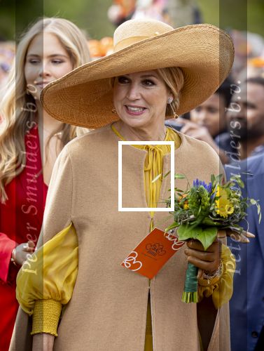 Dokkum 27 april 2026
Koningsdag is dit jaar in Dokkum . Namens de koninklijke familie zijn aanwezig : Koning Willem Alexander Koningin Maxima Prinses Amalia Prinses Alexia Prinses Ariane Prins Constantijn Prinses Laurentien Prins Maurits Prinses Marilene Prins Bernhard Prins Floris Prinses Aimee Prins Pieter Christiaan en Prinses Anita .