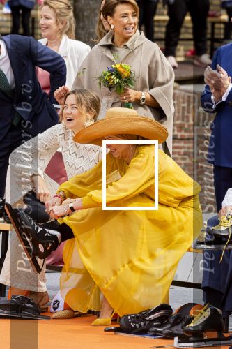 Dokkum 27 april 2026
Koningsdag is dit jaar in Dokkum . Namens de koninklijke familie zijn aanwezig : Koning Willem Alexander Koningin Maxima Prinses Amalia Prinses Alexia Prinses Ariane Prins Constantijn Prinses Laurentien Prins Maurits Prinses Marilene Prins Bernhard Prins Floris Prinses Aimee Prins Pieter Christiaan en Prinses Anita .