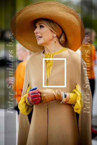 Dokkum 27 april 2026
Koningsdag is dit jaar in Dokkum . Namens de koninklijke familie zijn aanwezig : Koning Willem Alexander Koningin Maxima Prinses Amalia Prinses Alexia Prinses Ariane Prins Constantijn Prinses Laurentien Prins Maurits Prinses Marilene Prins Bernhard Prins Floris Prinses Aimee Prins Pieter Christiaan en Prinses Anita .