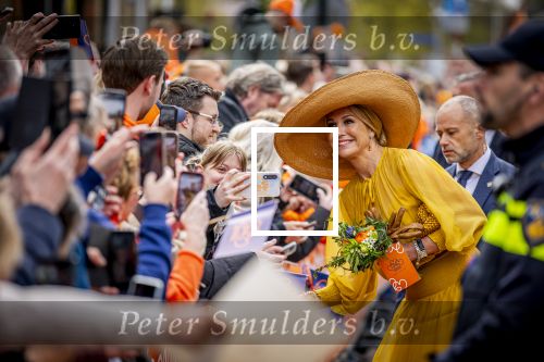 Dokkum 27 april 2026
Koningsdag is dit jaar in Dokkum . Namens de koninklijke familie zijn aanwezig : Koning Willem Alexander Koningin Maxima Prinses Amalia Prinses Alexia Prinses Ariane Prins Constantijn Prinses Laurentien Prins Maurits Prinses Marilene Prins Bernhard Prins Floris Prinses Aimee Prins Pieter Christiaan en Prinses Anita .