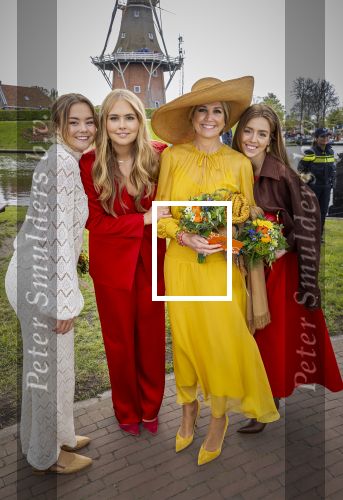 Dokkum 27 april 2026
Koningsdag is dit jaar in Dokkum . Namens de koninklijke familie zijn aanwezig : Koning Willem Alexander Koningin Maxima Prinses Amalia Prinses Alexia Prinses Ariane Prins Constantijn Prinses Laurentien Prins Maurits Prinses Marilene Prins Bernhard Prins Floris Prinses Aimee Prins Pieter Christiaan en Prinses Anita .