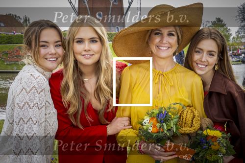 Dokkum 27 april 2026
Koningsdag is dit jaar in Dokkum . Namens de koninklijke familie zijn aanwezig : Koning Willem Alexander Koningin Maxima Prinses Amalia Prinses Alexia Prinses Ariane Prins Constantijn Prinses Laurentien Prins Maurits Prinses Marilene Prins Bernhard Prins Floris Prinses Aimee Prins Pieter Christiaan en Prinses Anita .