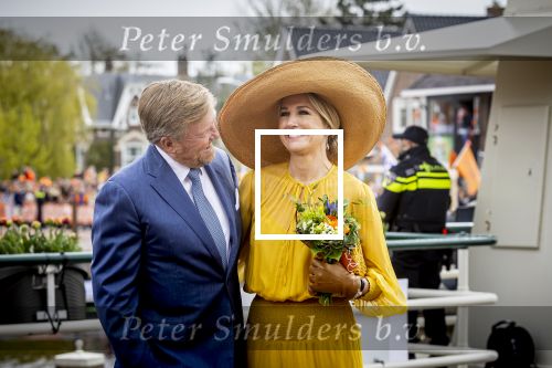 Dokkum 27 april 2026
Koningsdag is dit jaar in Dokkum . Namens de koninklijke familie zijn aanwezig : Koning Willem Alexander Koningin Maxima Prinses Amalia Prinses Alexia Prinses Ariane Prins Constantijn Prinses Laurentien Prins Maurits Prinses Marilene Prins Bernhard Prins Floris Prinses Aimee Prins Pieter Christiaan en Prinses Anita .
