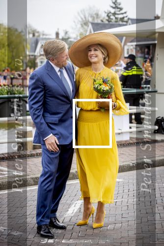 Dokkum 27 april 2026
Koningsdag is dit jaar in Dokkum . Namens de koninklijke familie zijn aanwezig : Koning Willem Alexander Koningin Maxima Prinses Amalia Prinses Alexia Prinses Ariane Prins Constantijn Prinses Laurentien Prins Maurits Prinses Marilene Prins Bernhard Prins Floris Prinses Aimee Prins Pieter Christiaan en Prinses Anita .